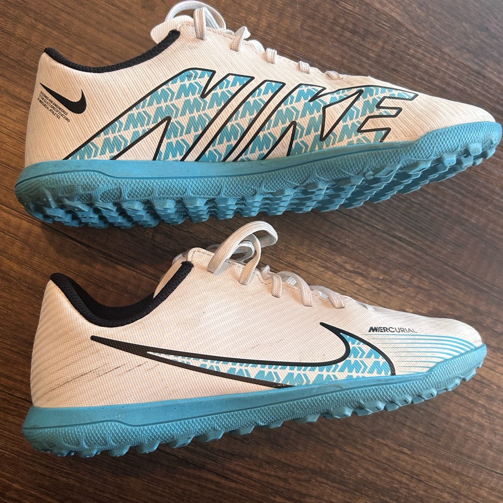 Nike Mercurial Vapor 15 White and Teal Indoor Soccer Shoes (2022, size 5.5Y)